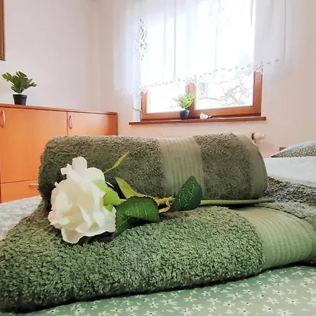 Apartment Apartmaji Dora